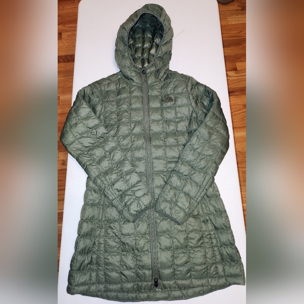 The North Face  ThermoBall Eco Parka Women's Size Small Green
